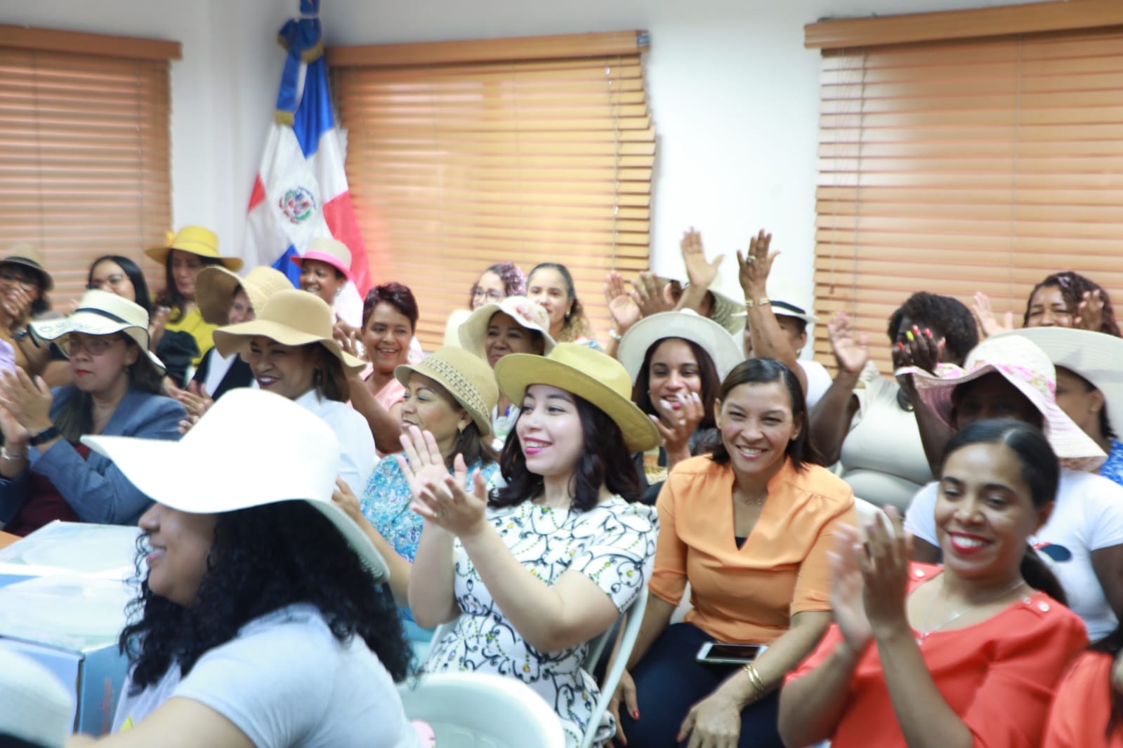 Promipyme a través de Gestión Humana dictan charla sobre Madre Virtuosa